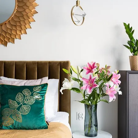 Golden Apartment, So Close To Rynek! Free Parking Included. * Wrocław