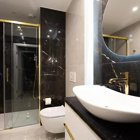 Appartement Golden Apartment, So Close To Rynek! Free Parking Included.