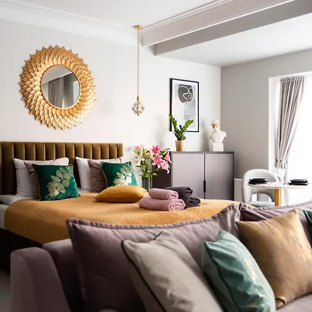 Golden Apartment, So Close To Rynek! Free Parking Included. Wroclaw