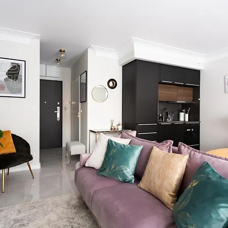 Apartment Golden Apartment, So Close To Rynek! Free Parking Included. *