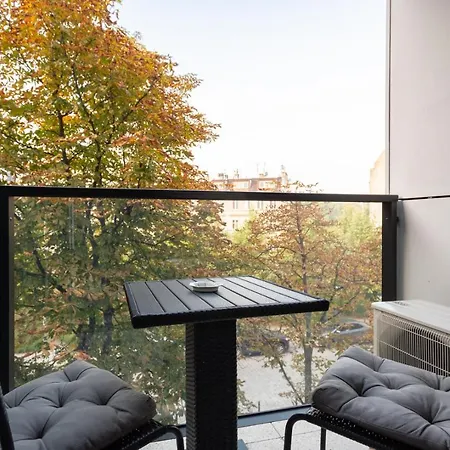 Golden Apartment, So Close To Rynek! Free Parking Included. Appartamento